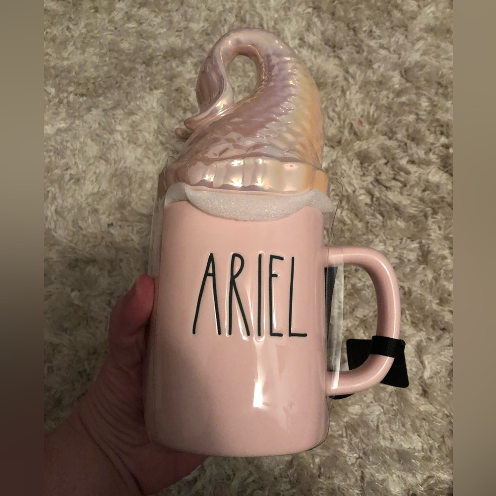 Ariel mug with topper